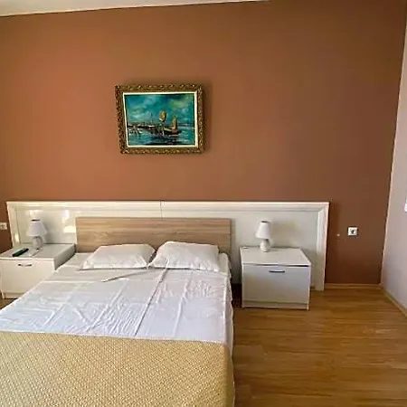 Готель Noy 3*